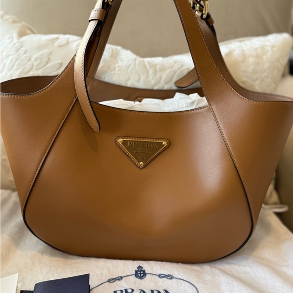 *****SOLD****Prada Bag - Picture 2 of 10